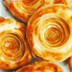民贺店车提供山东小吃油旋 的做法,其包含：主料,辅料,食材,做法等,让您在免费的小吃培训中学习到油旋 的烹饪技巧