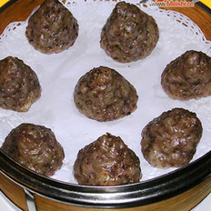 民贺店车提供江苏小吃野菜窝头 的做法,其包含：主料,辅料,食材,做法等,让您在免费的小吃培训中学习到野菜窝头 的烹饪技巧