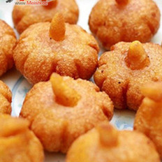 民贺店车提供江苏小吃香炸南瓜饼 的做法,其包含：主料,辅料,食材,做法等,让您在免费的小吃培训中学习到香炸南瓜饼 的烹饪技巧
