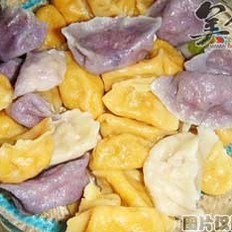 民贺店车提供宁夏小吃粉汤水饺 的做法,其包含：主料,辅料,食材,做法等,让您在免费的小吃培训中学习到粉汤水饺 的烹饪技巧