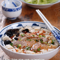 民贺店车提供陕西小吃羊肉泡馍 的做法,其包含：主料,辅料,食材,做法等,让您在免费的小吃培训中学习到羊肉泡馍 的烹饪技巧