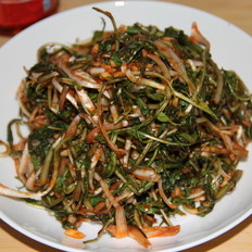 民贺店车提供凉菜凉拌蒲公英 的做法,其包含：主料,辅料,食材,做法等,让您在免费的小吃培训中学习到凉拌蒲公英 的烹饪技巧