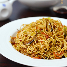 民贺店车提供糕点主食香菇肉丝炒面 的做法,其包含：主料,辅料,食材,做法等,让您在免费的小吃培训中学习到香菇肉丝炒面 的烹饪技巧