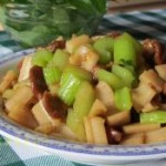民贺店车提供浙菜芹菜瘦肉炒藕丁 的做法,其包含：主料,辅料,食材,做法等,让您在免费的小吃培训中学习到芹菜瘦肉炒藕丁 的烹饪技巧