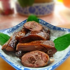 民贺店车提供沪菜柚香腊鸭 的做法,其包含：主料,辅料,食材,做法等,让您在免费的小吃培训中学习到柚香腊鸭 的烹饪技巧