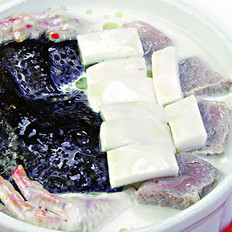 民贺店车提供湖北菜太和鸡 的做法,其包含：主料,辅料,食材,做法等,让您在免费的小吃培训中学习到太和鸡 的烹饪技巧