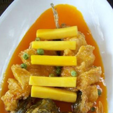 民贺店车提供云贵菜南瓜鲈鱼 的做法,其包含：主料,辅料,食材,做法等,让您在免费的小吃培训中学习到南瓜鲈鱼 的烹饪技巧