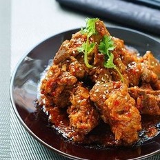 民贺店车提供韩国料理韩式酱骨头 的做法,其包含：主料,辅料,食材,做法等,让您在免费的小吃培训中学习到韩式酱骨头 的烹饪技巧