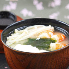 民贺店车提供日本料理日式味增汤 的做法,其包含：主料,辅料,食材,做法等,让您在免费的小吃培训中学习到日式味增汤 的烹饪技巧