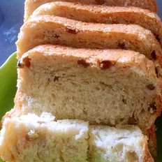 民贺店车提供蛋糕面包松软提子面包 的做法,其包含：主料,辅料,食材,做法等,让您在免费的小吃培训中学习到松软提子面包 的烹饪技巧